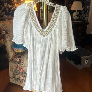 Women’s blouse size XL white and gold